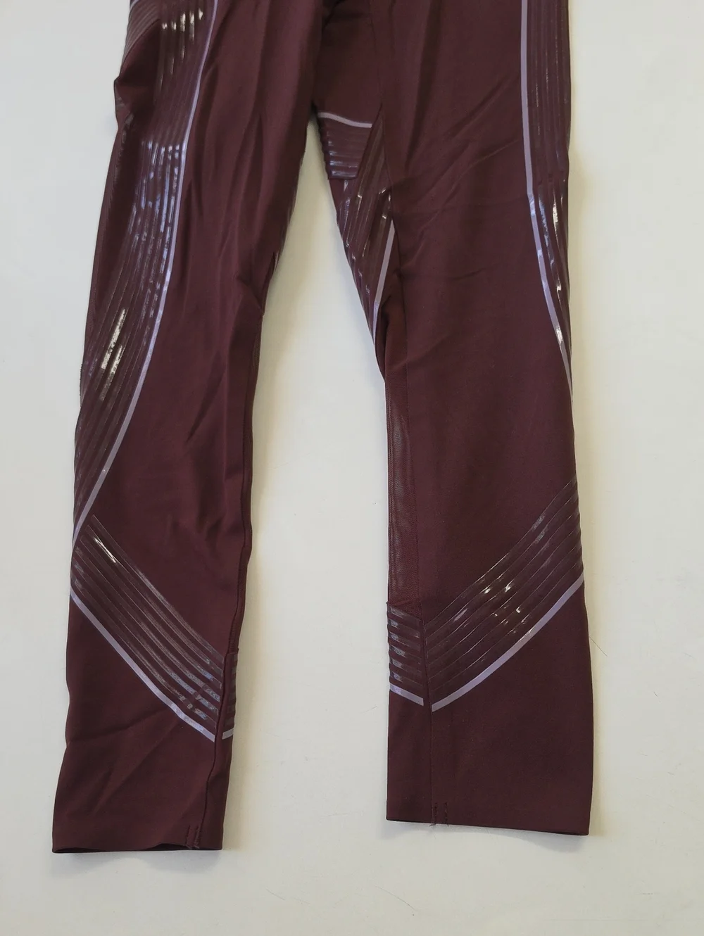 Refined Contours Leggings in a burgundy brown color